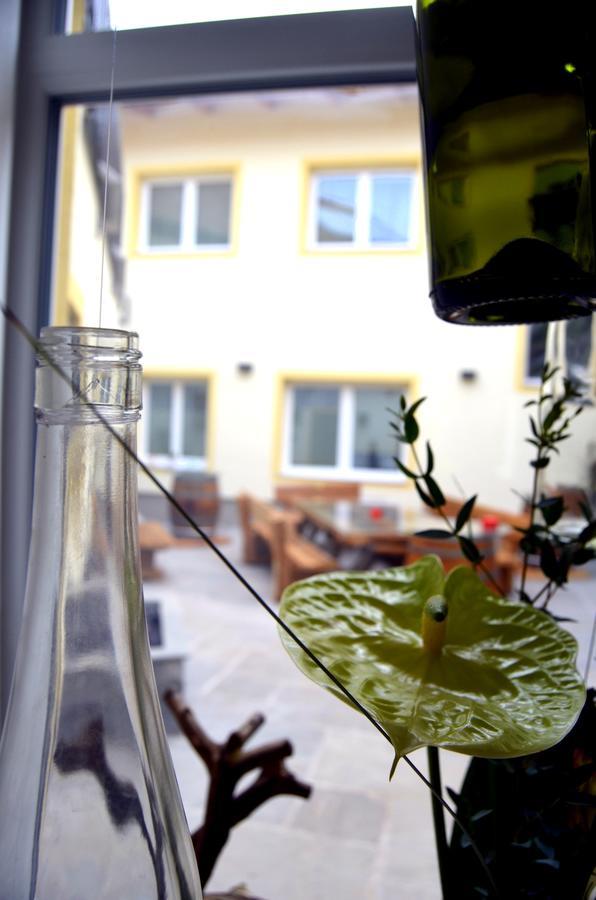 Pension Zum Strell Hollabrunn Exterior foto