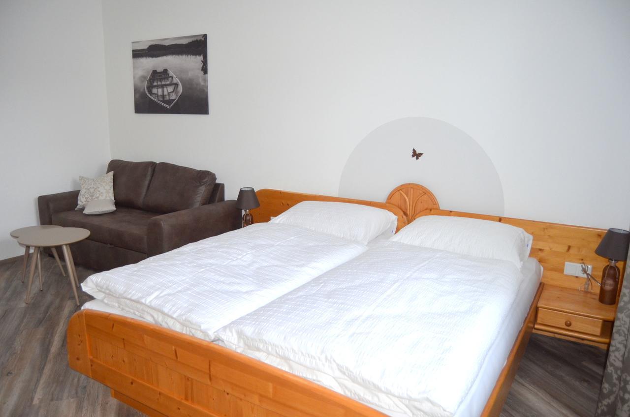 Pension Zum Strell Hollabrunn Exterior foto