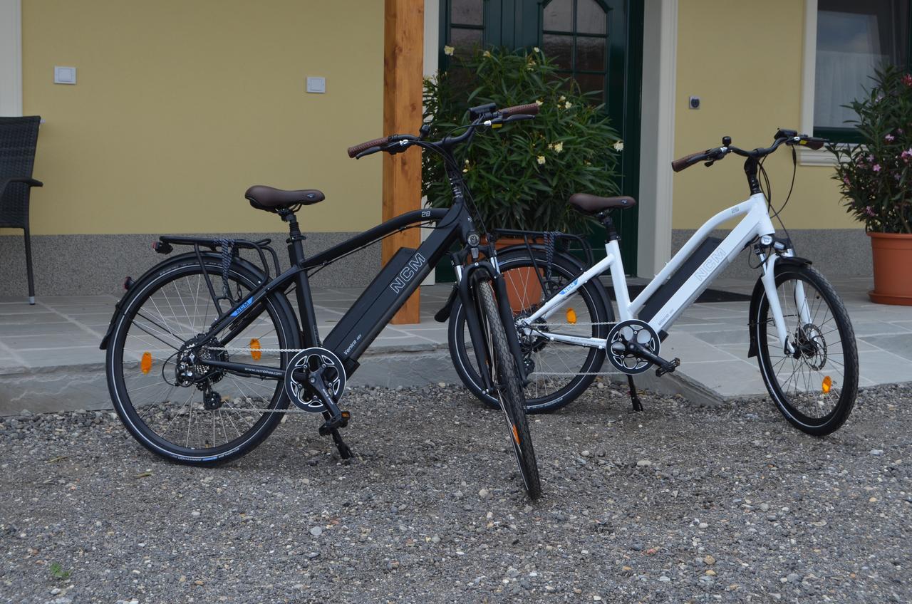 Pension Zum Strell Hollabrunn Exterior foto