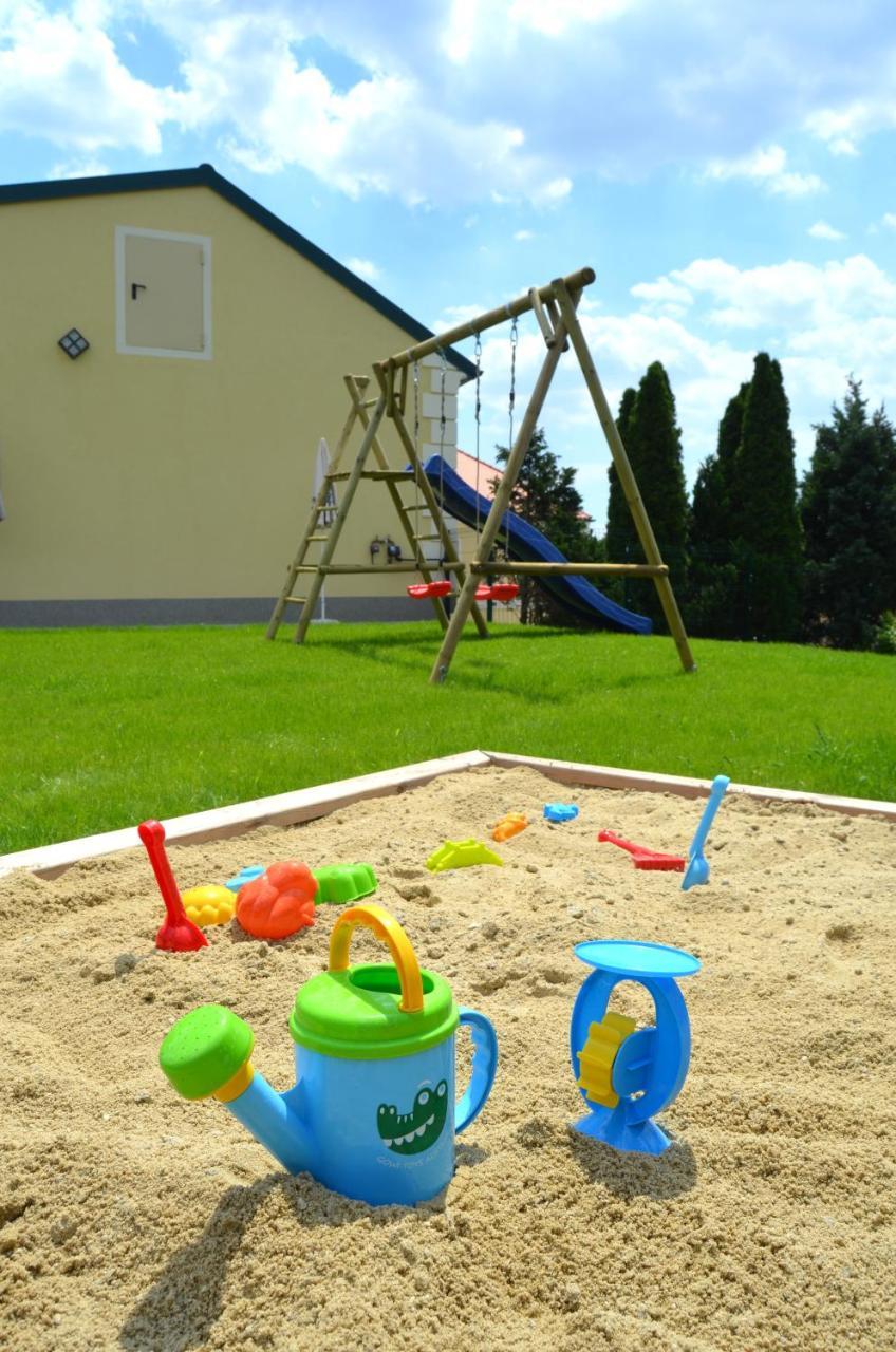 Pension Zum Strell Hollabrunn Exterior foto